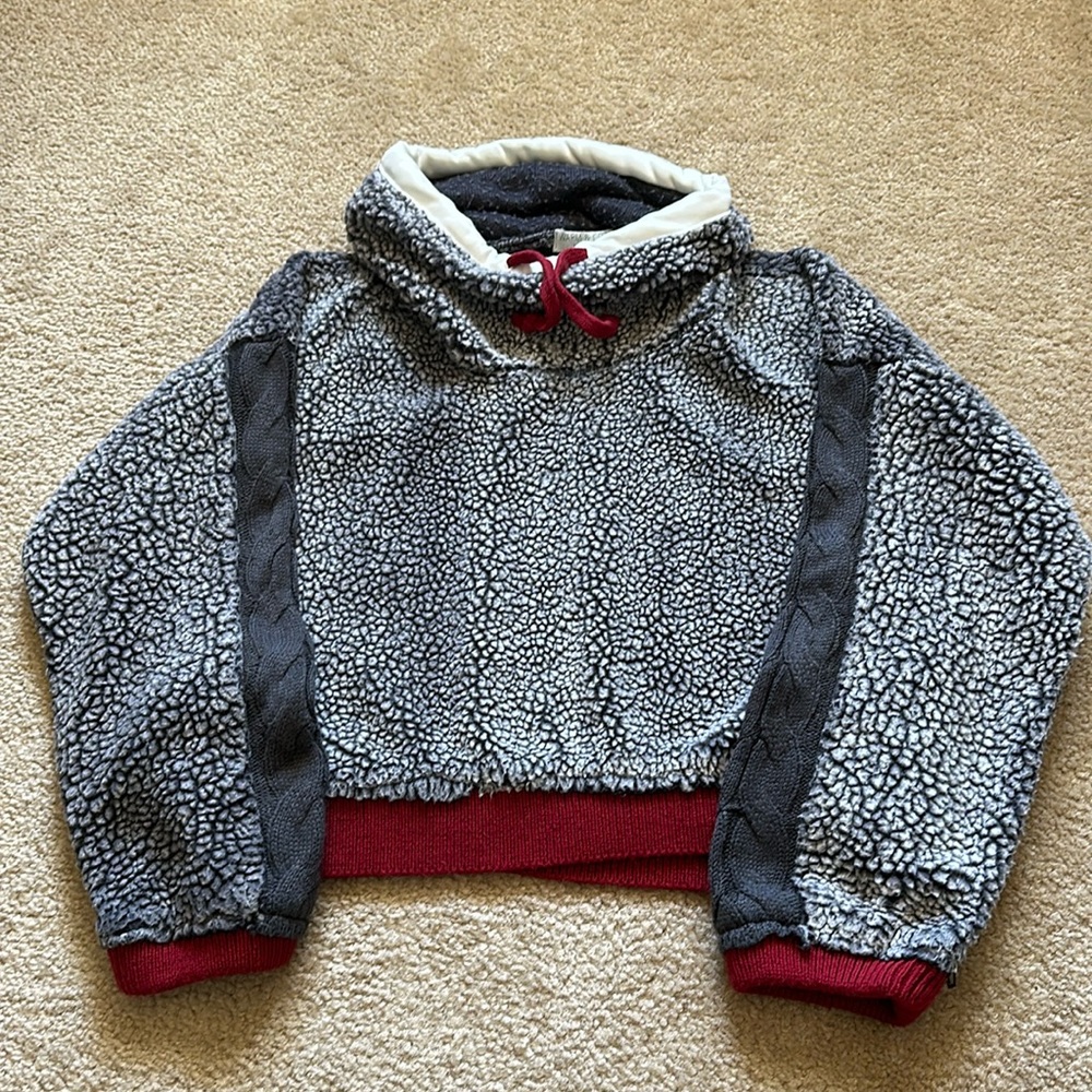 Women’s Cozy crop top